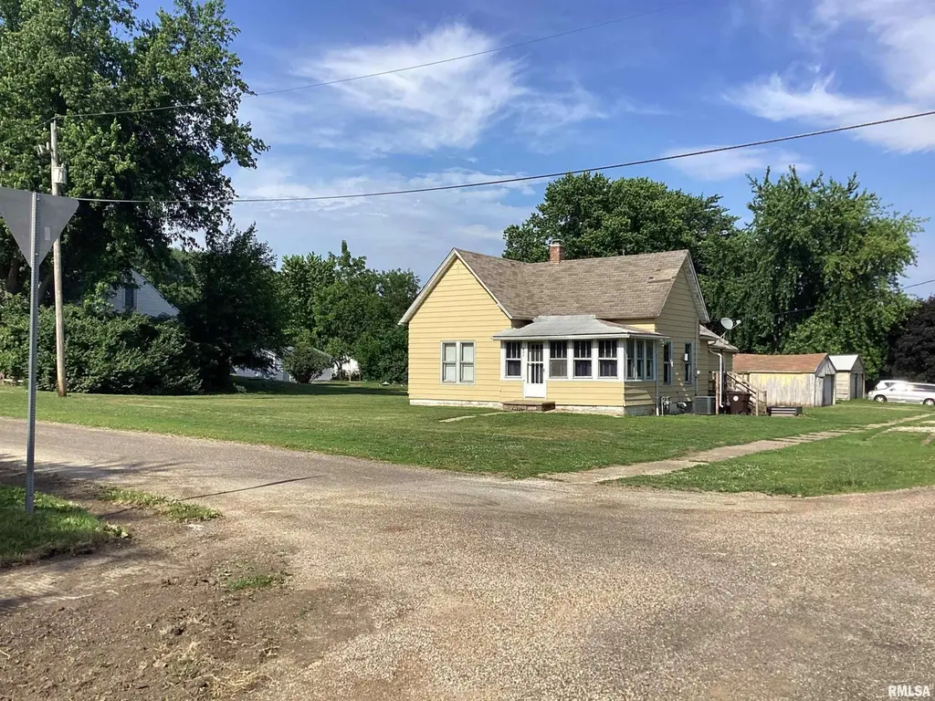 301 E 2nd St