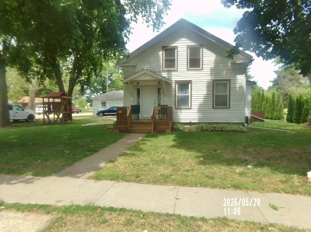 24 W Division St