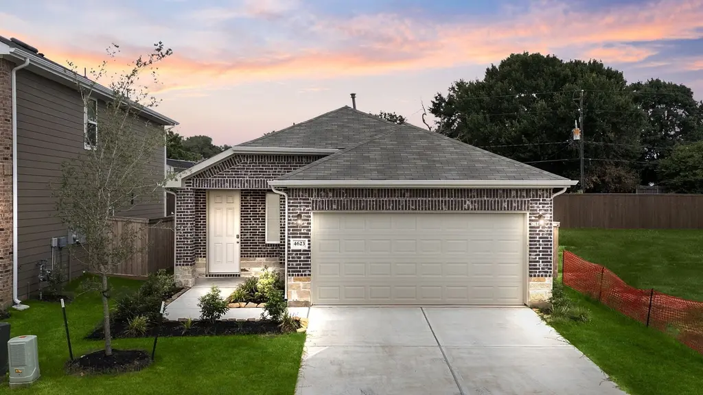 4623 Mesquite Trail Blush