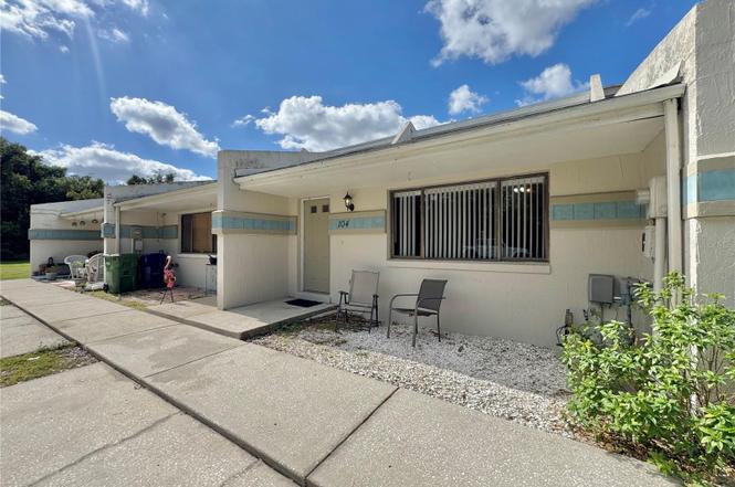 104 Mayfair Pl SW