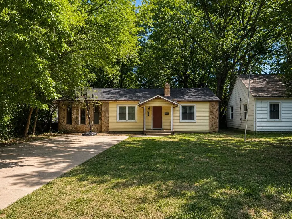 1421 E Seminole St