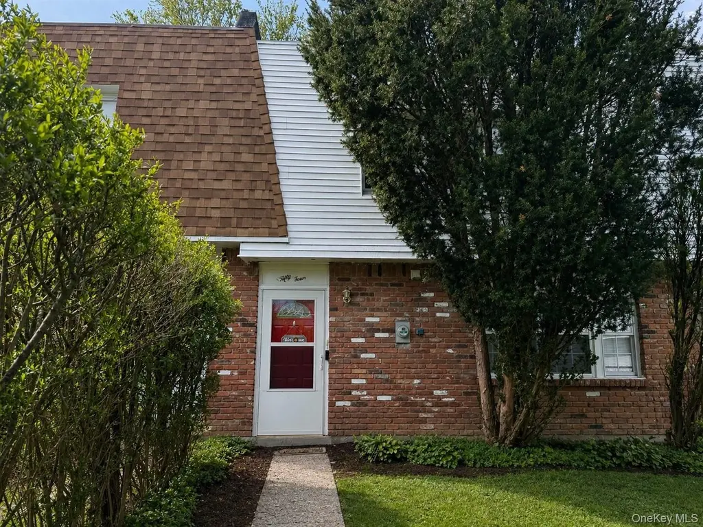 54 Whitman Ct