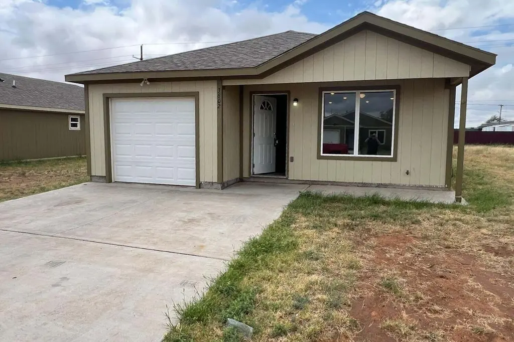3602 E 3rd Pl