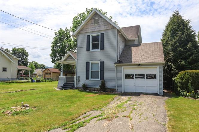 914 Cedar St