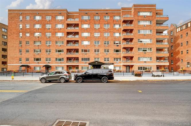 80 E Hartsdale Ave #418