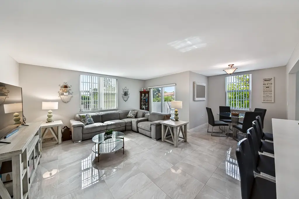 6000 NE 22nd Way Unit 3a