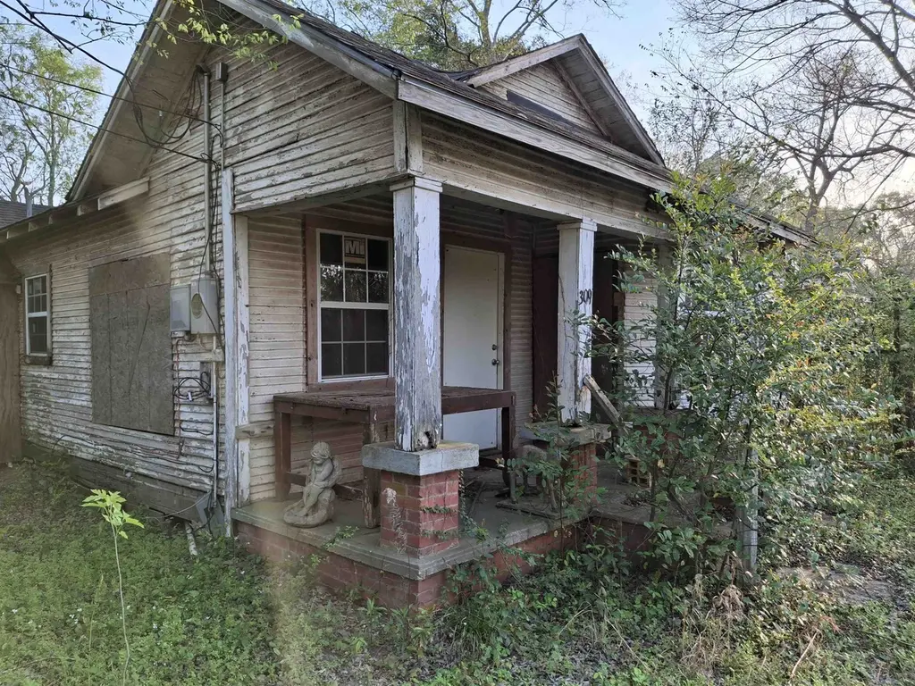 309 Overton St