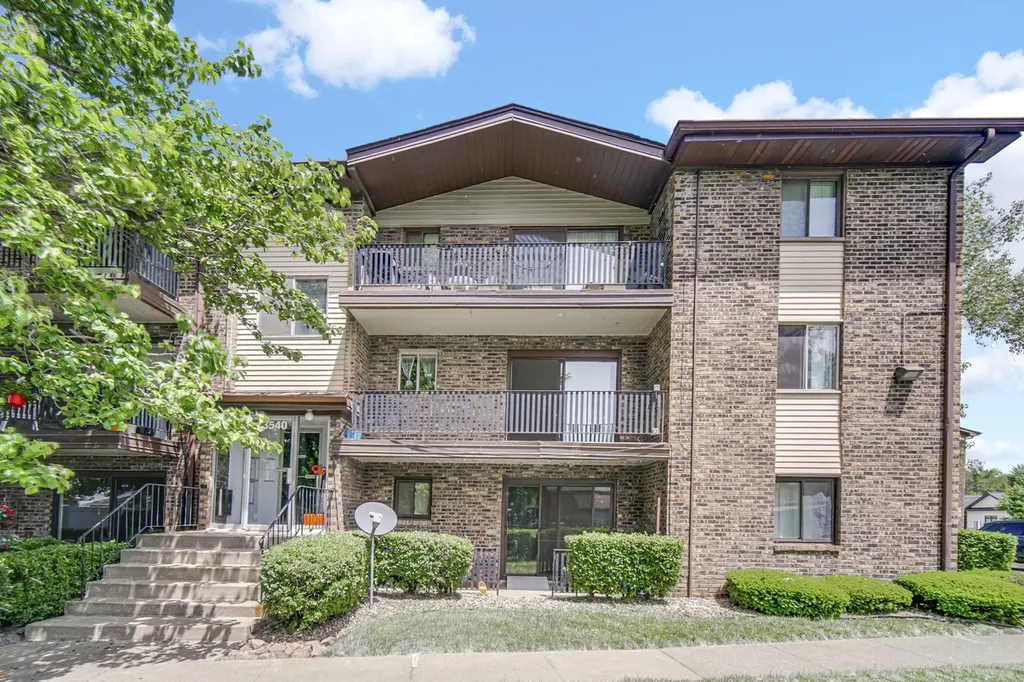 13540 Lawler Ave #77