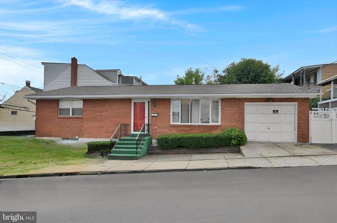 22 W Cherry St