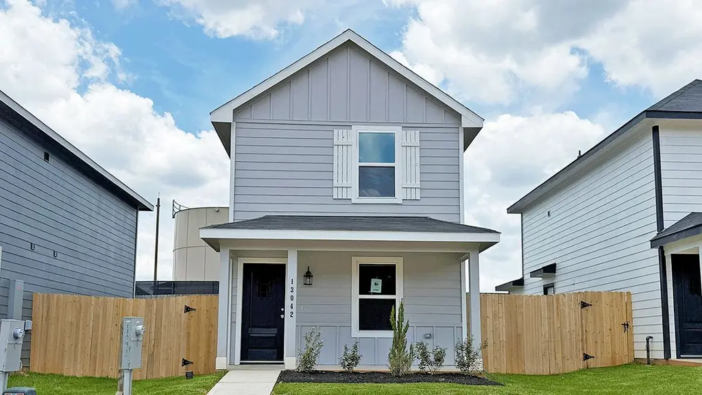 13042 Turret Bend Way
