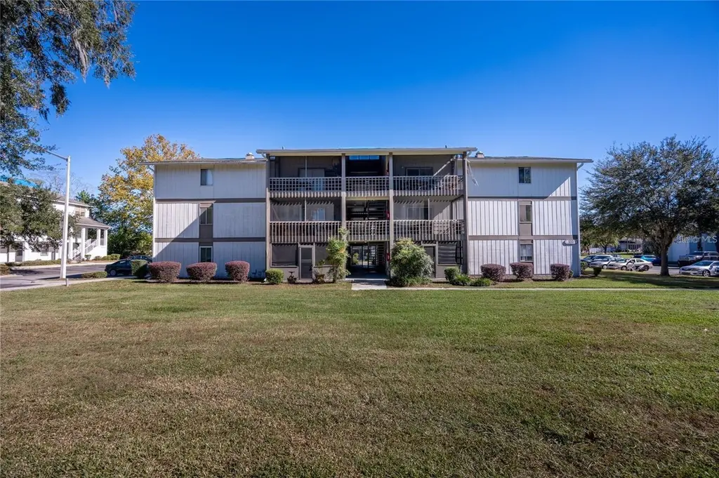 6519 W Newberry Rd #108