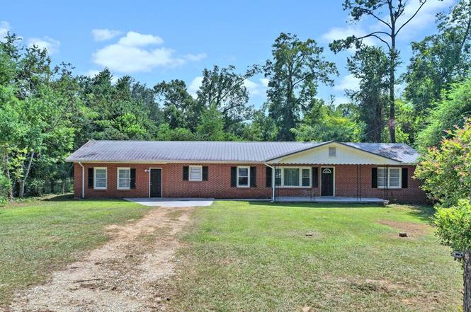 100 Honeysuckle Dr