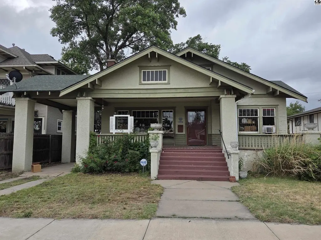 1405 N Main St