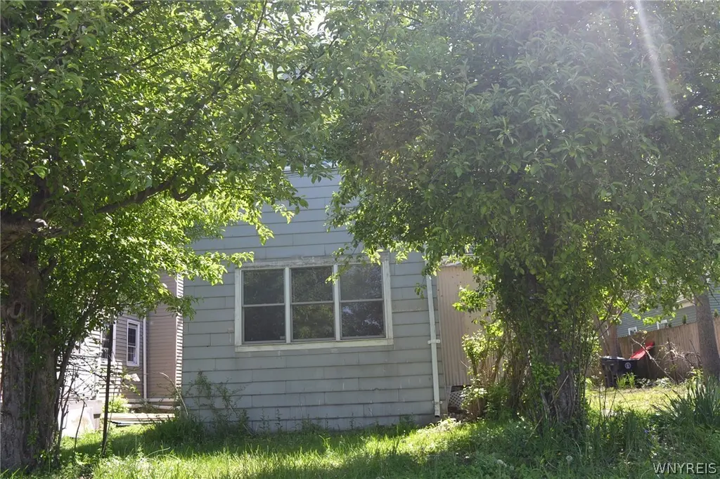 68 Pleasant Ave