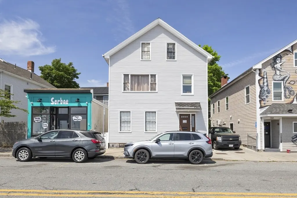 1359 Purchase St