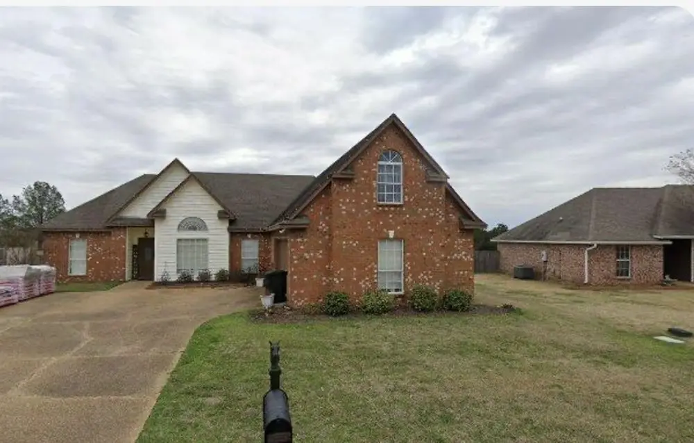 438 Clubhouse Dr