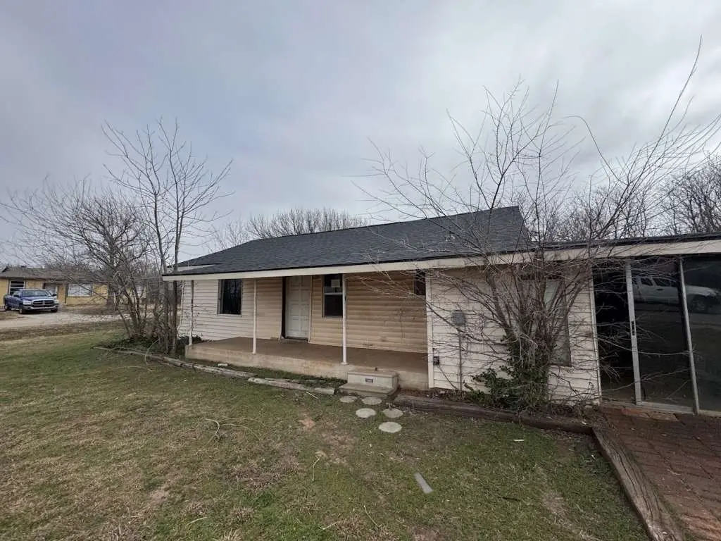 610 W Garrison Ave