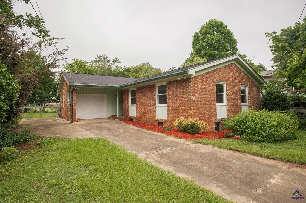 211 Sunnydale Dr