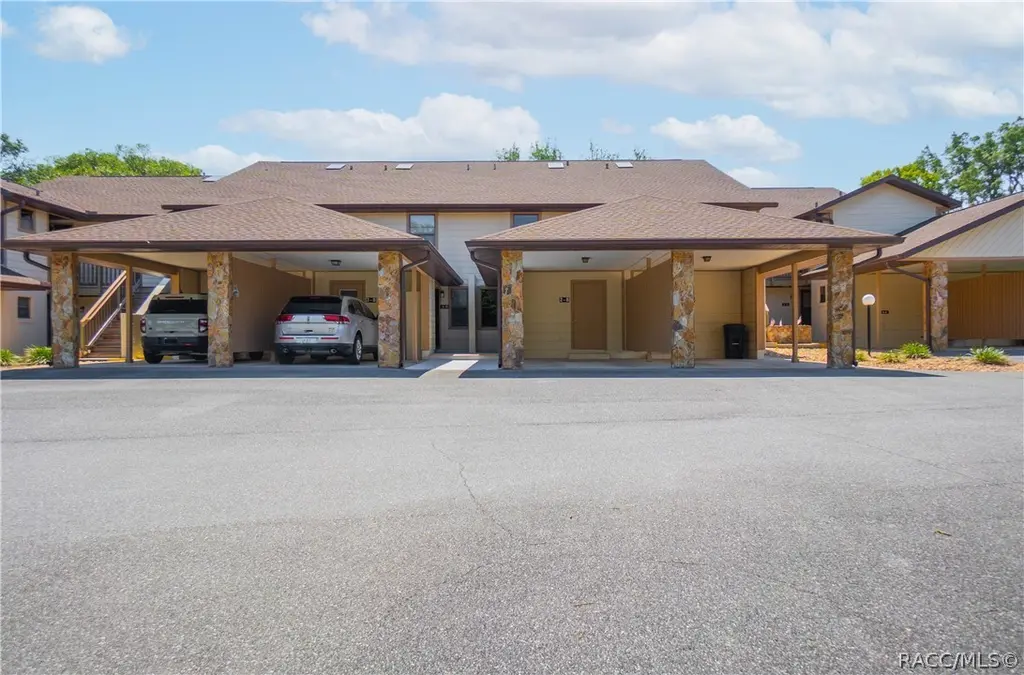 270 E Glassboro Ct Unit 2B