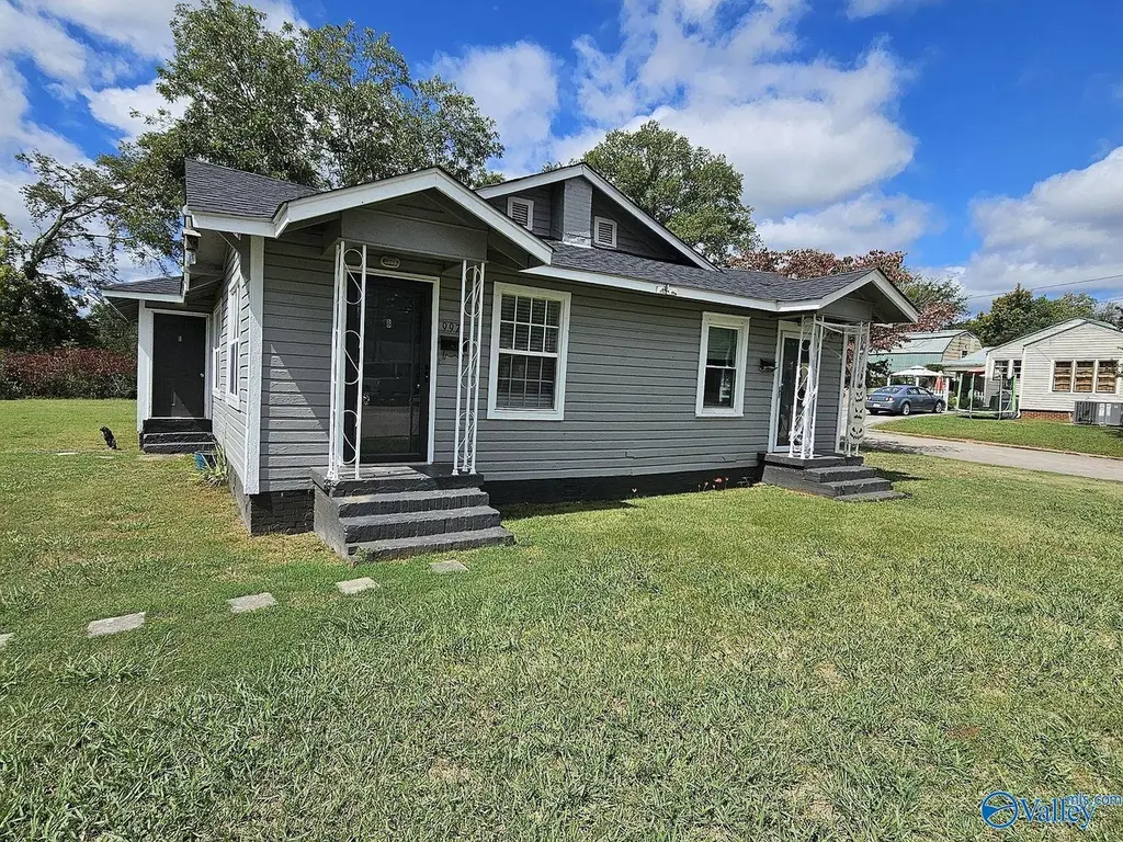997 Main St