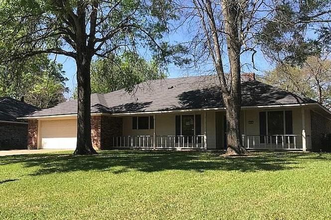 109 Country Club Dr