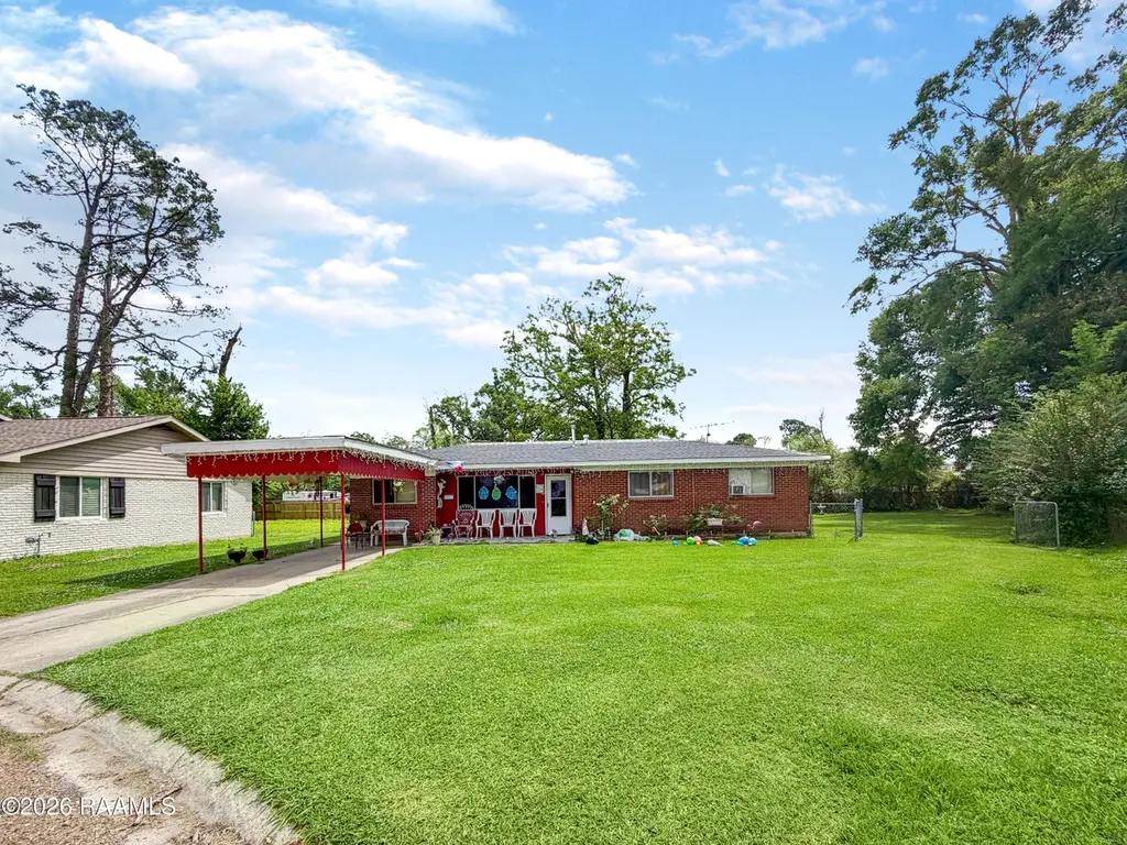 200 Oleander St
