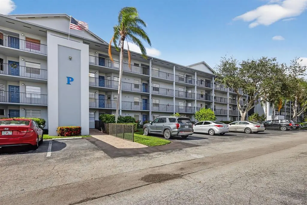 650 SW 124th Ter Unit 404 P