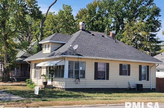 300 W Pecan St