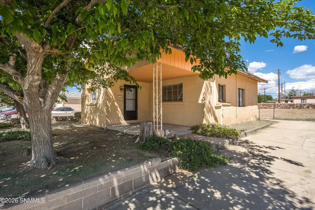 625 S Esperanza St