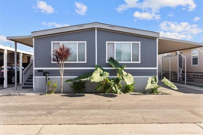 9080 Bloomfield Ave #223