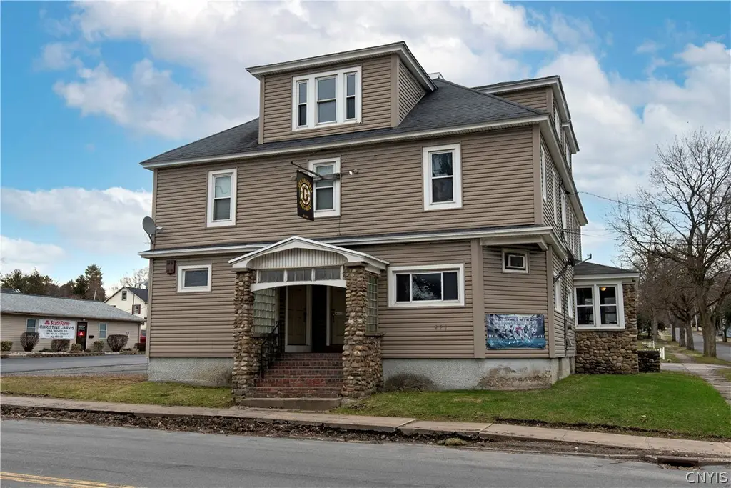 471 Main St