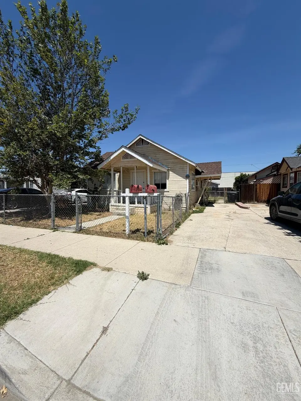 180 Poso St