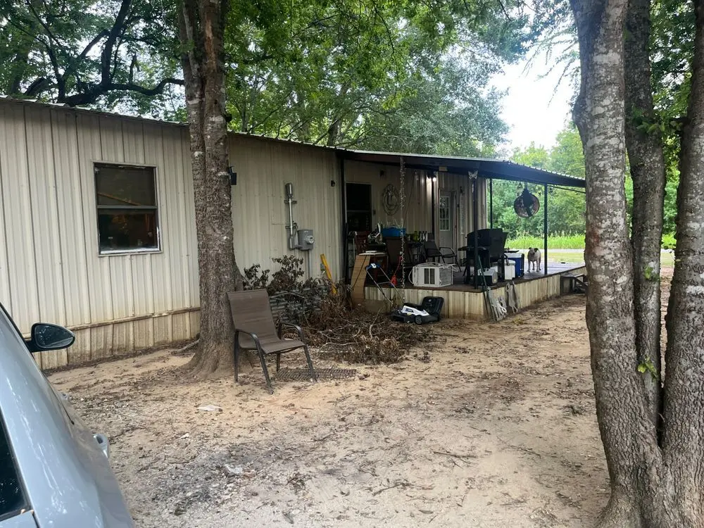102 W Burleson St
