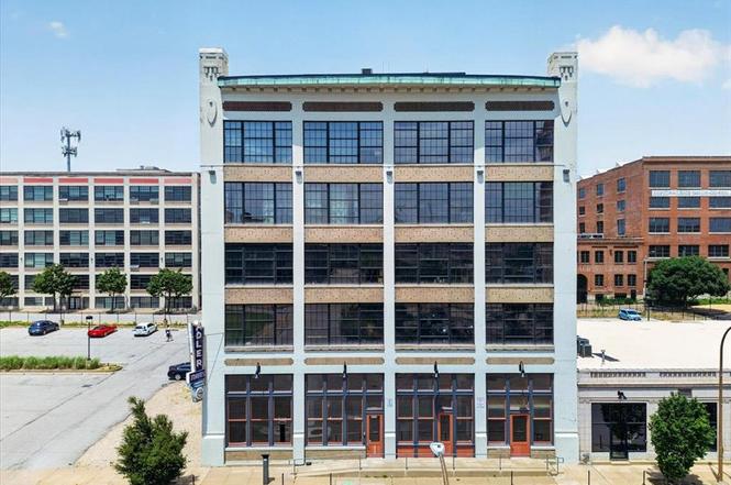 2035 Washington Ave #202