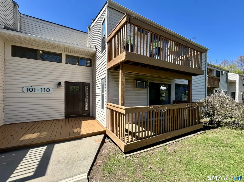 104 Woodland Dr #104