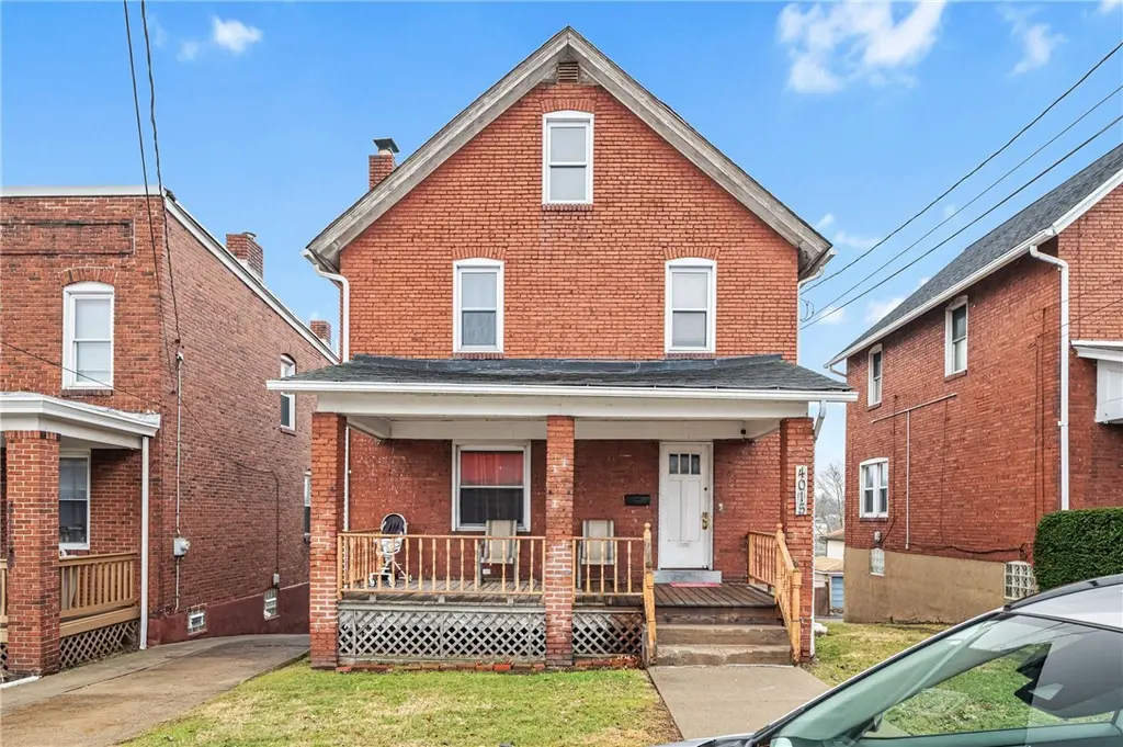 4015 Center Ave
