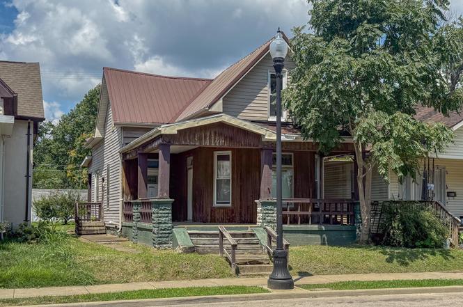 1114 N Main St