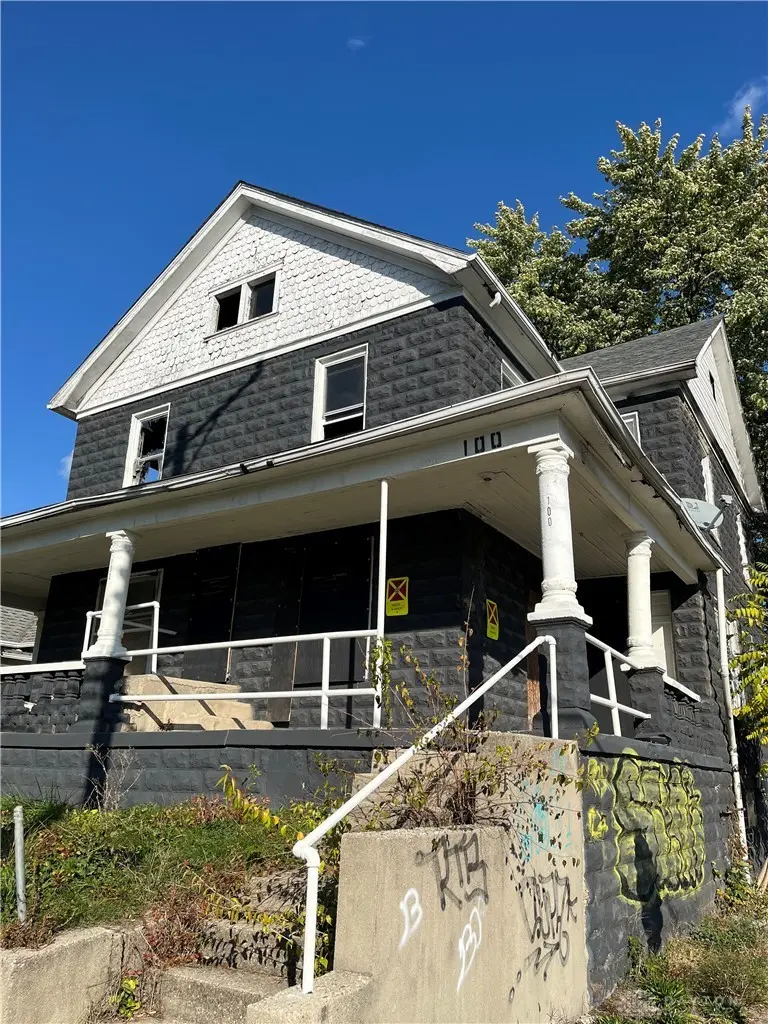 100 N Irwin St