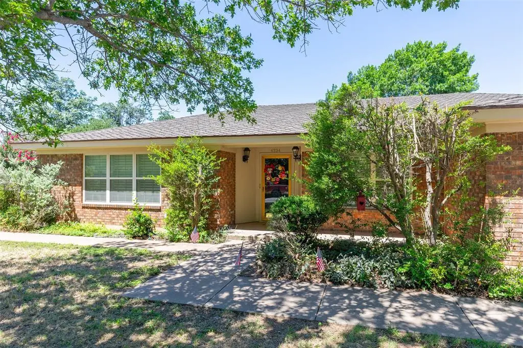 4334 Caprock Rd