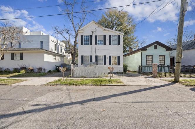 16 Killians St