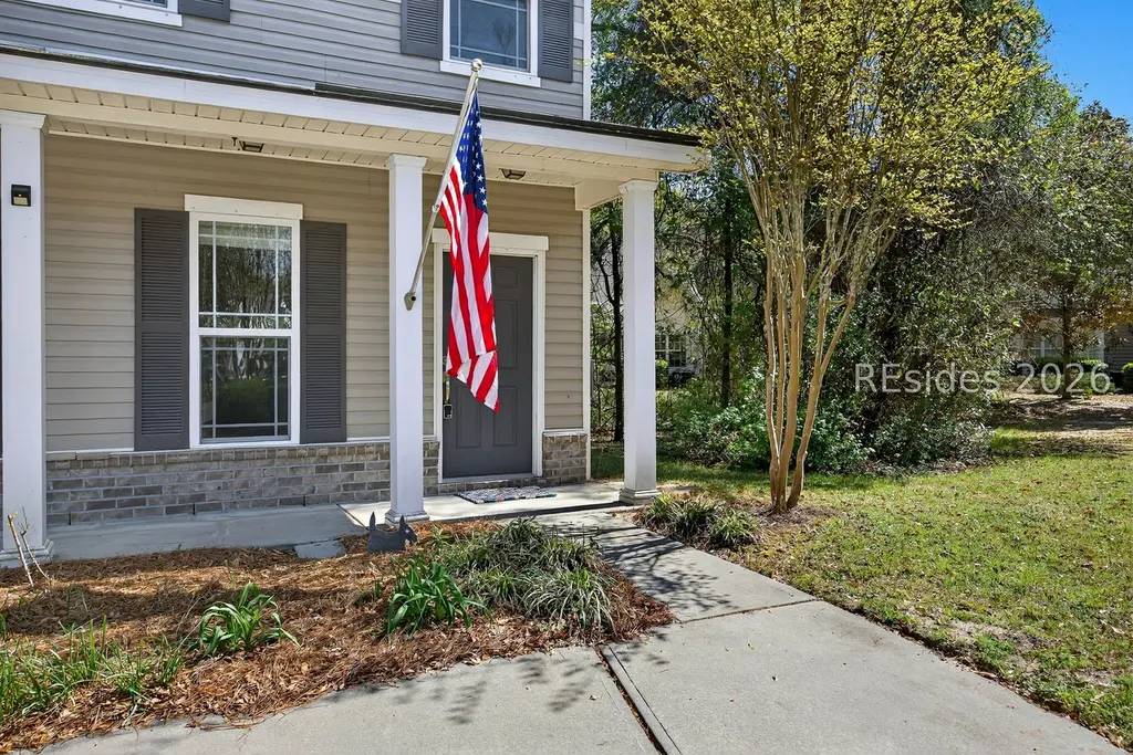 10 Moon Beam Ct