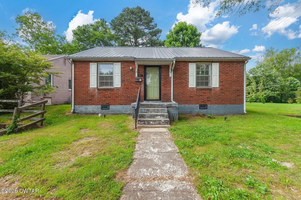 402 Edgewood St