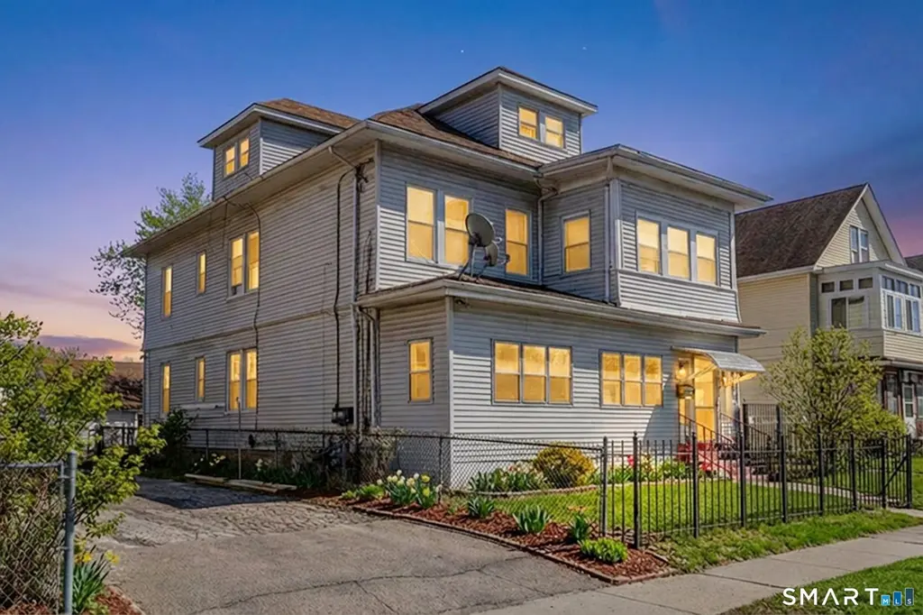34 Adams St