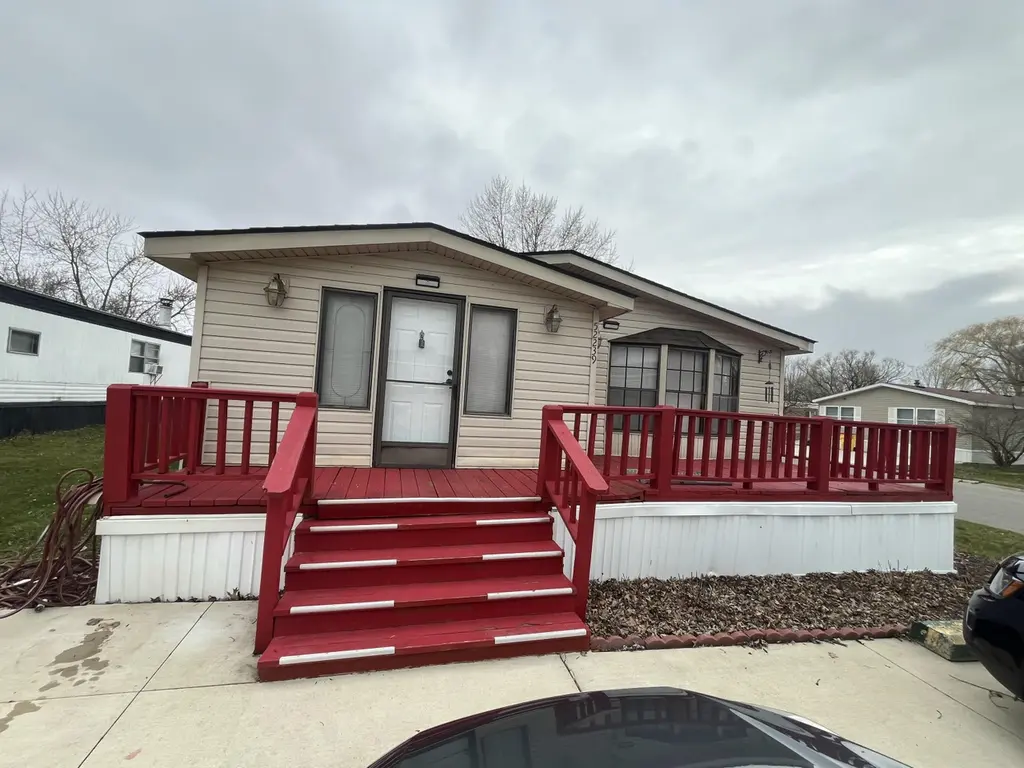52239 Oxford Ln