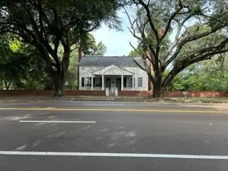 702 Church St