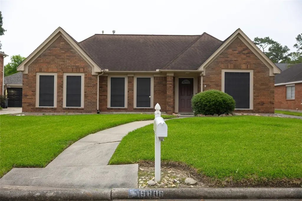 19806 Bambiwoods Ct
