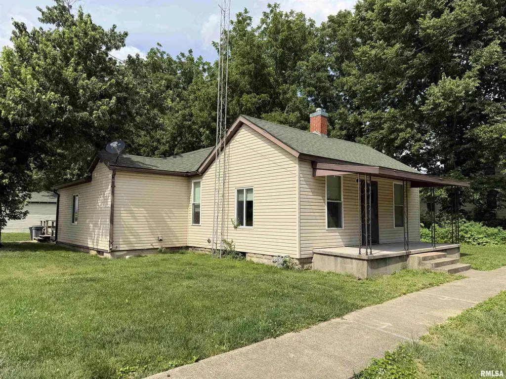 301 E Main St