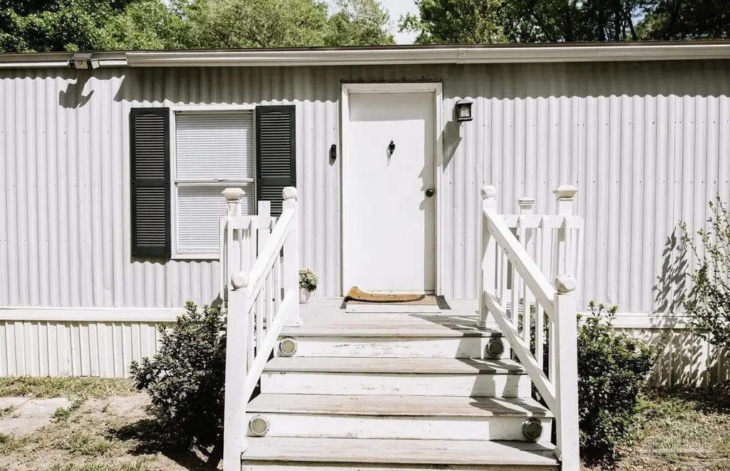 1728 Amanda Ln