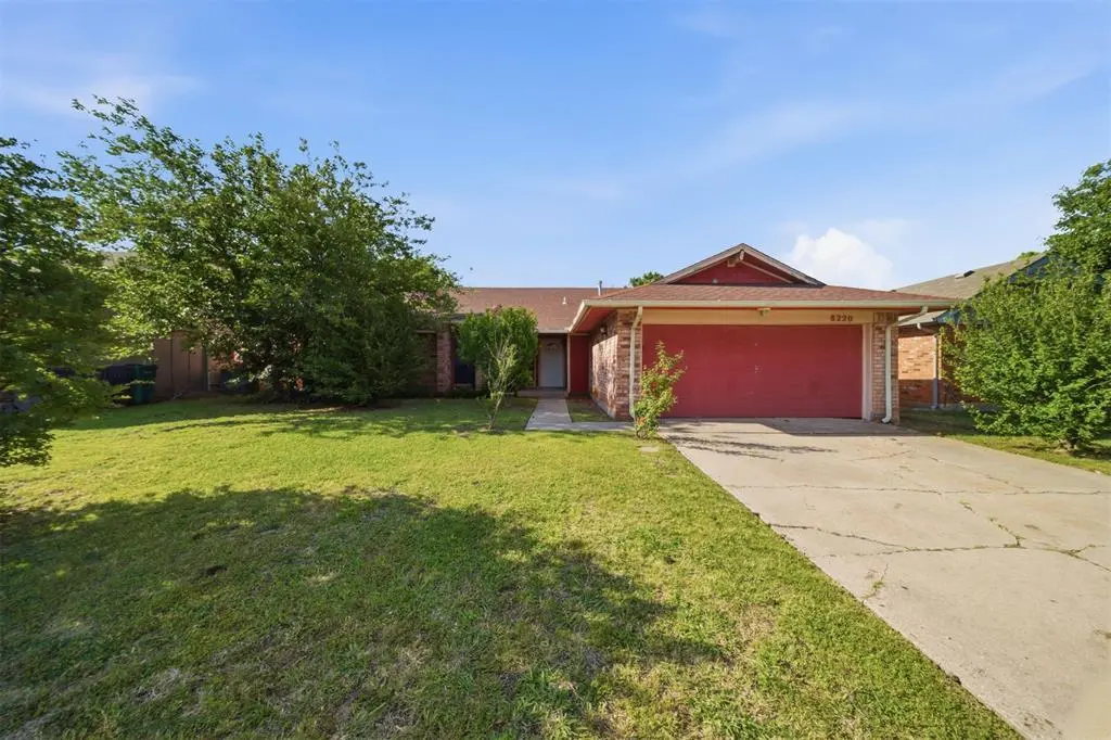 8220 NW 112th Ter