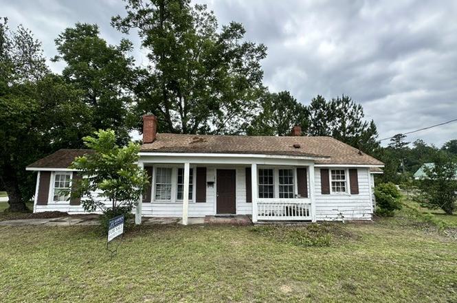 1012 S Main St